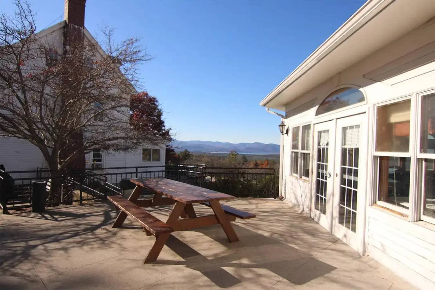 GMTC_Outdoor_whitebuilding